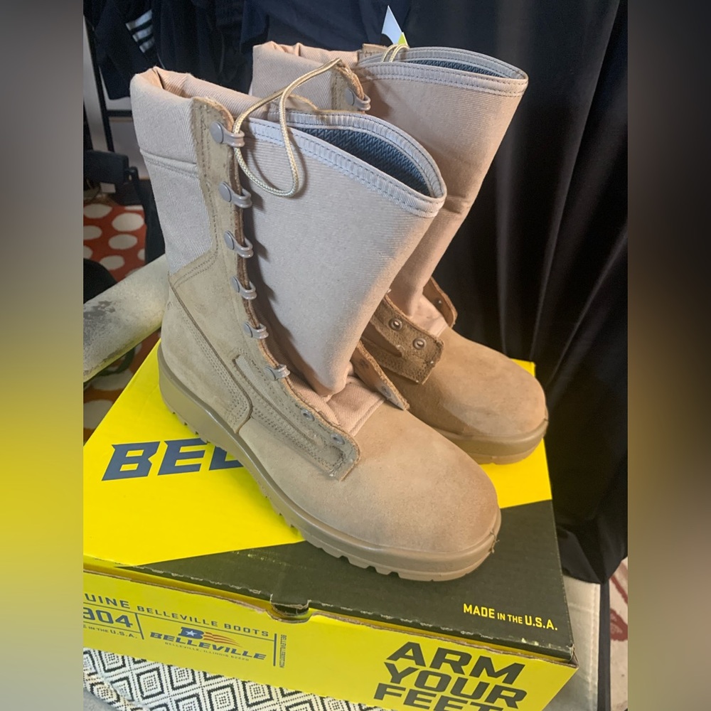 Men’s Belleville military combat tactical boots desert tan size 9W
